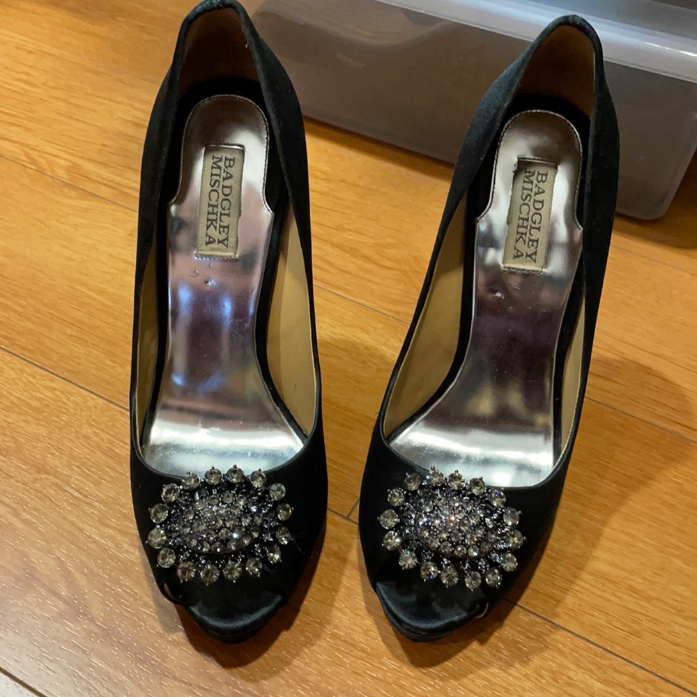 Badgley Mischka black heels